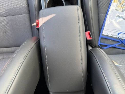 Certified 2023 Kia Niro EX FWD image 11