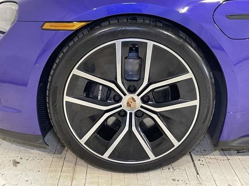 Certified 2025 Porsche Taycan AWD/4WD image 14
