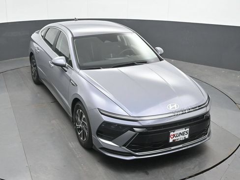 New 2026 Hyundai Sonata Blue FWD image 32