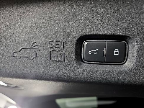 Certified 2025 Lincoln Navigator Black Label AWD/4WD image 33