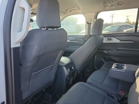 Certified 2025 Ford Explorer Active image 15