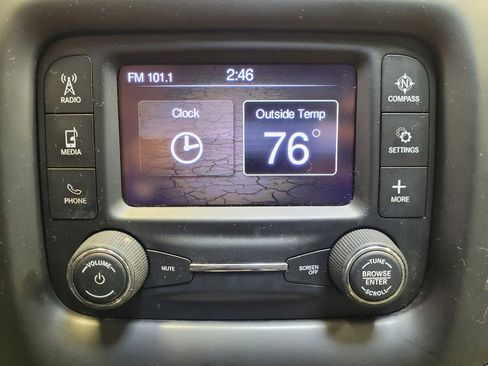 Used 2018 Jeep Compass Latitude FWD image 25