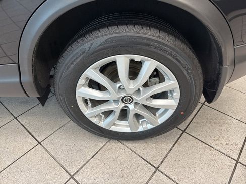 Used 2022 Nissan Rogue Sport S image 8