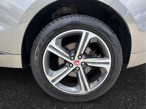 Used 2018 Jaguar F-PACE R-Sport AWD/4WD image 16