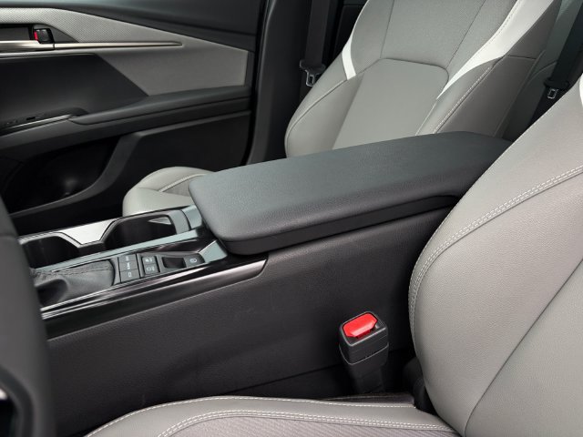 Certified 2025 Toyota Camry SE AWD/4WD image 15