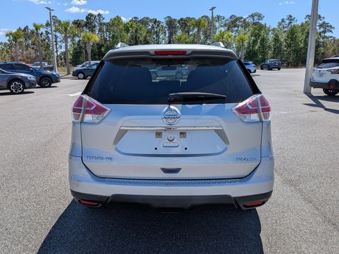 Used 2015 Nissan Rogue SV w/ SV Premium Package image 5