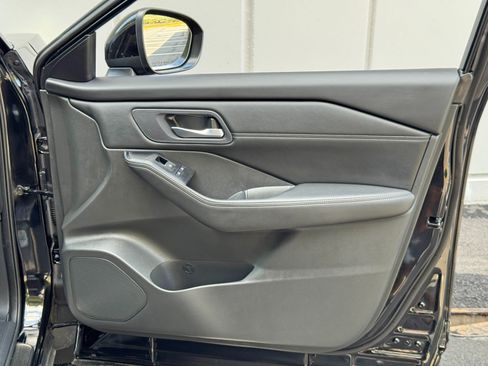 Used 2024 Nissan Rogue SL w/ SL Premium Package FWD image 39