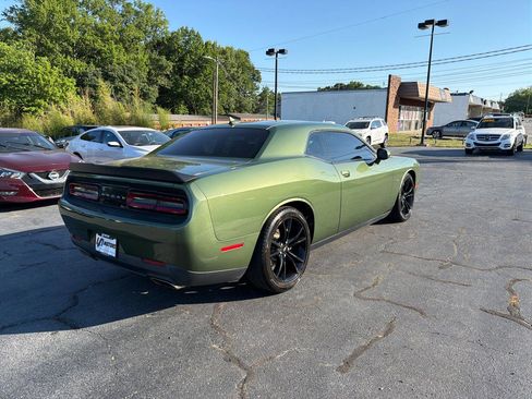 Used 2018 Dodge Challenger R/T Plus RWD image 7