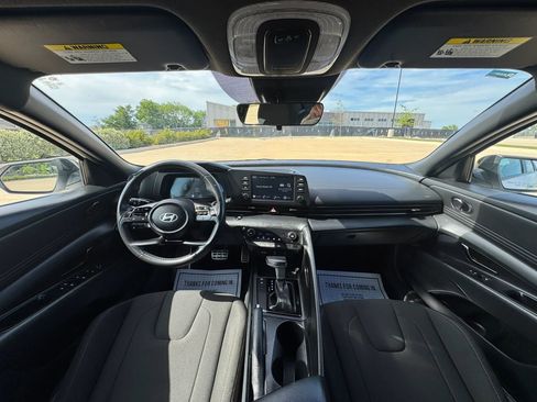 Used 2025 Hyundai Elantra Sport FWD image 45
