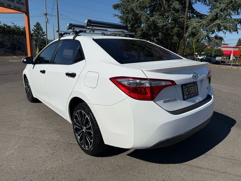 Used 2016 Toyota Corolla S Premium image 3