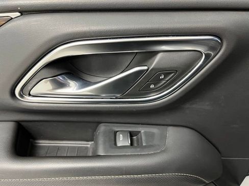 Used 2023 Chevrolet Suburban Premier AWD/4WD image 43