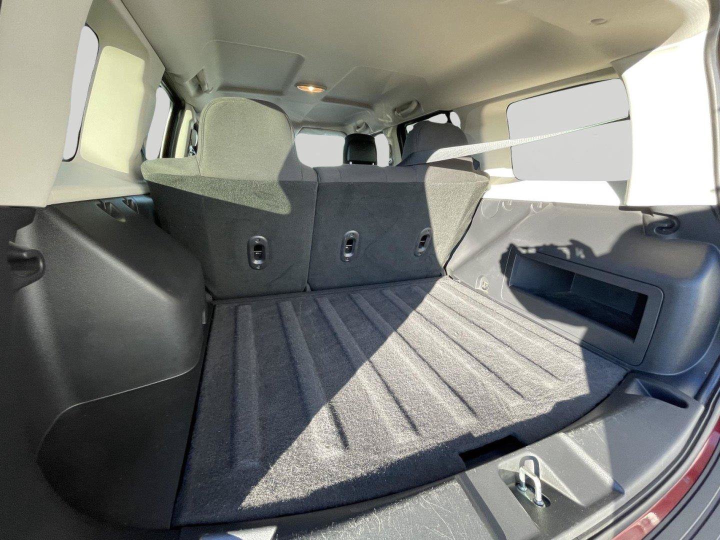 Used 2015 Jeep Patriot Latitude AWD/4WD image 10