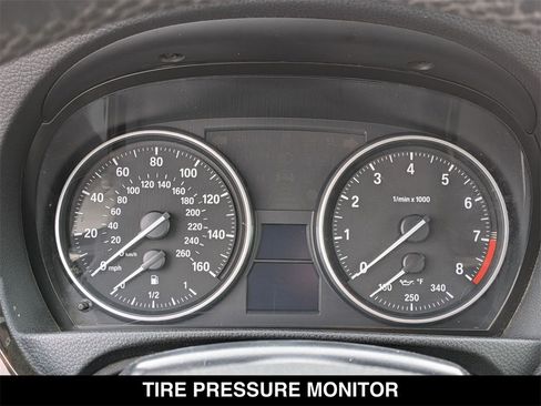 Used 2011 BMW 335i Convertible image 22