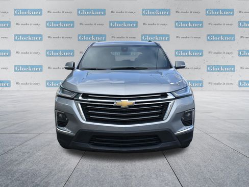 Used 2023 Chevrolet Traverse LT FWD image 2