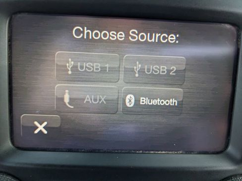 Used 2022 RAM 2500 Tradesman w/ Chrome Appearance Group image 28