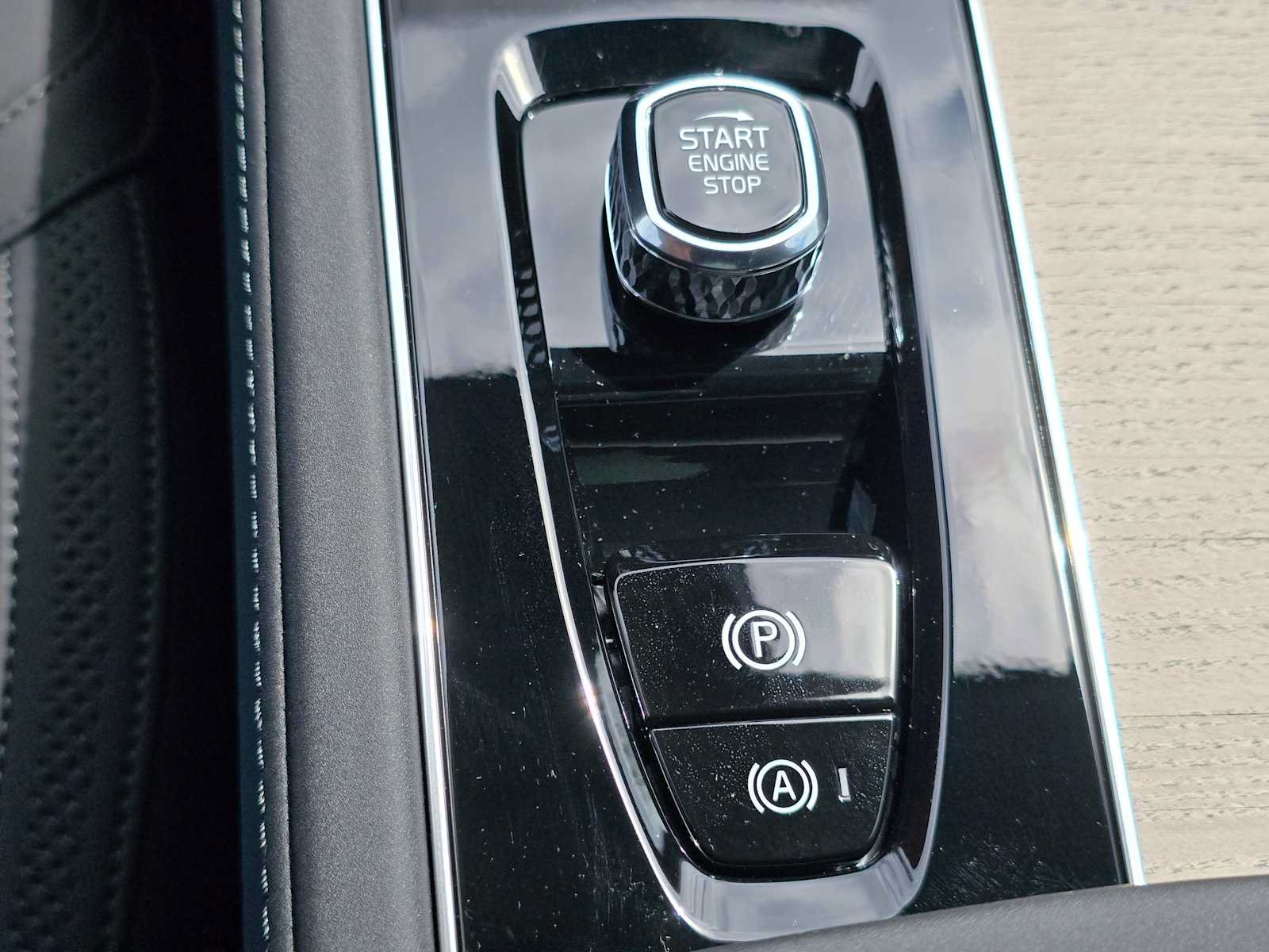 New 2026 Volvo XC90 T8 Plus w/ Protection Package AWD/4WD image 33