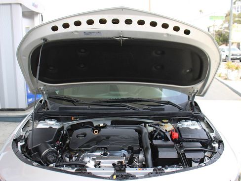 Used 2020 Chevrolet Malibu LT FWD image 37