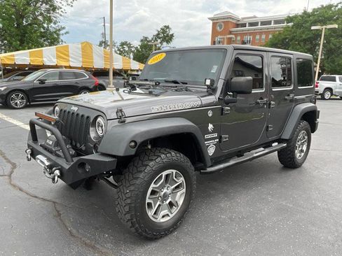 Used 2017 Jeep Wrangler Unlimited Sport w/ Connectivity Group AWD/4WD image 3
