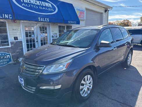 Used 2013 Chevrolet Traverse LS image 9