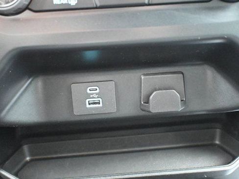 Used 2023 Ford F150 XLT image 28