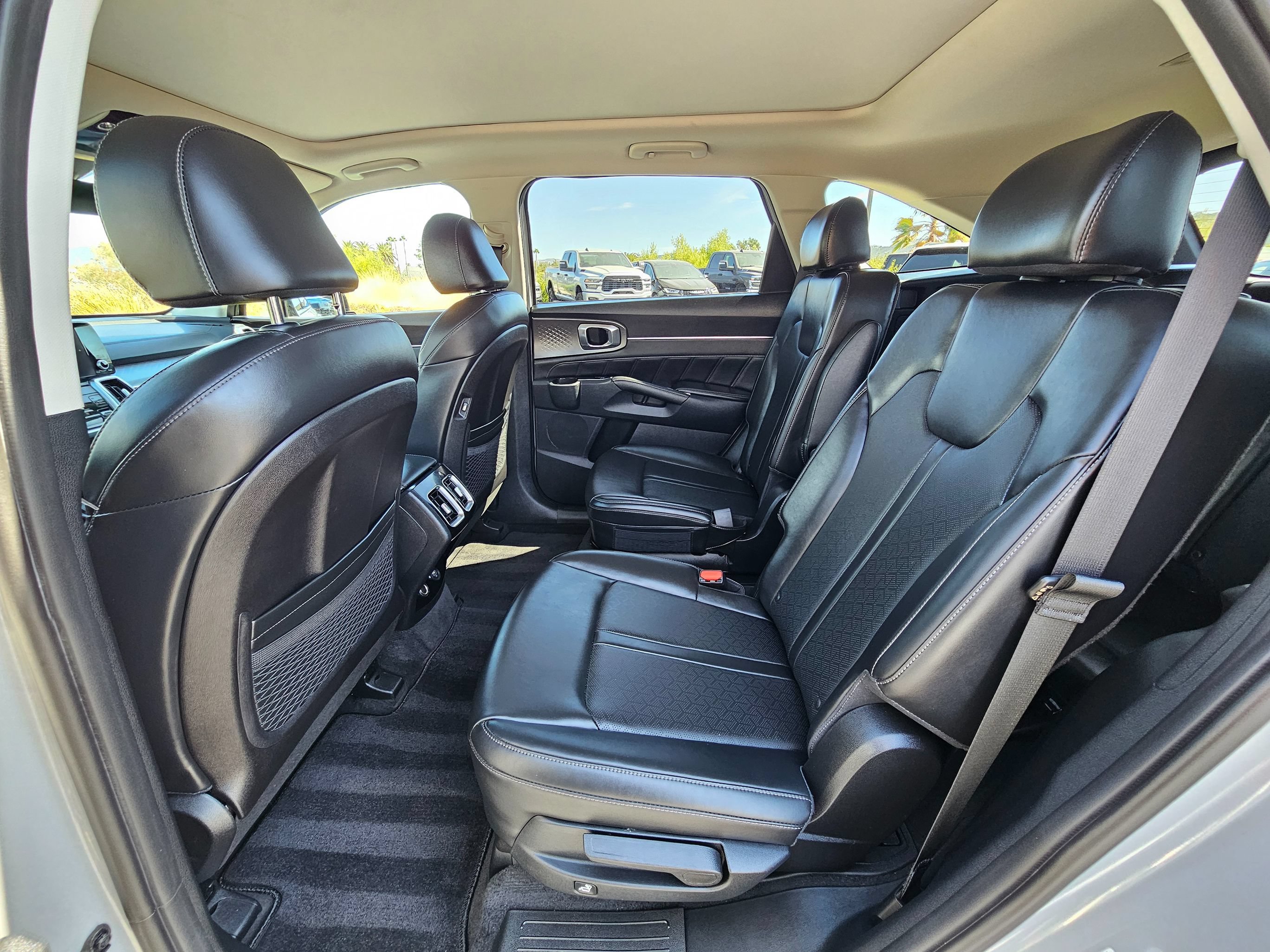 Used 2023 Kia Sorento SX FWD image 21
