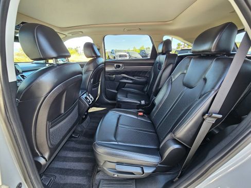 Used 2023 Kia Sorento SX FWD image 21
