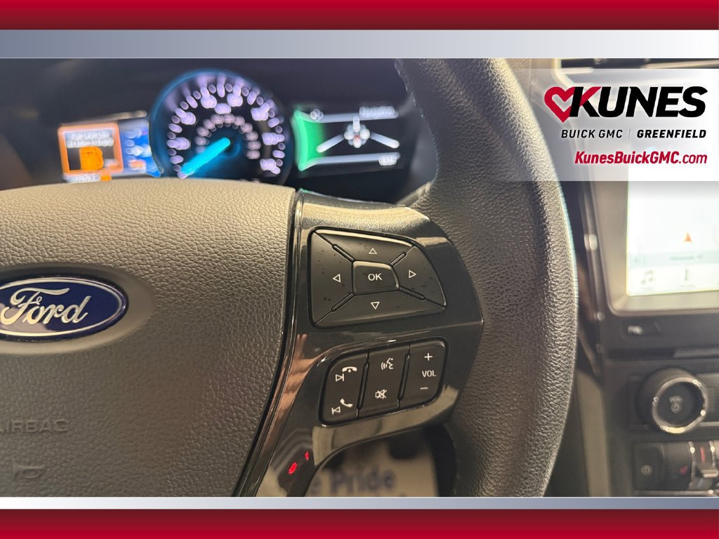Used 2018 Ford Explorer XLT w/ Equipment Group 202A AWD/4WD image 18