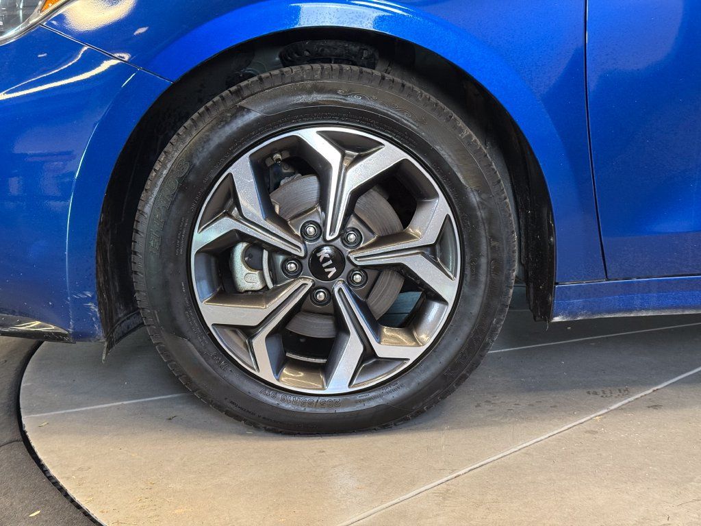 Used 2021 Kia Forte LXS FWD image 25