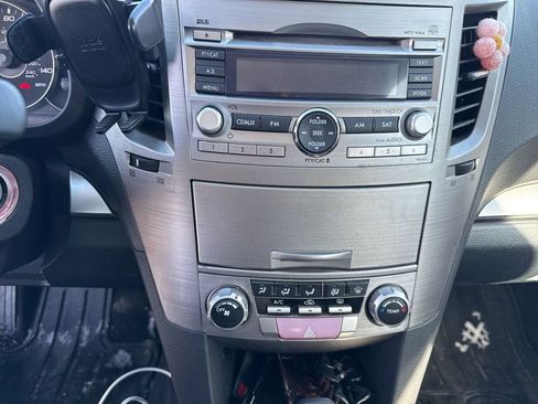 Used 2011 Subaru Legacy 2.5i Premium w/ All-Weather Pkg image 9