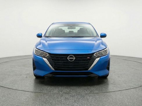 Used 2025 Nissan Sentra SV FWD image 2