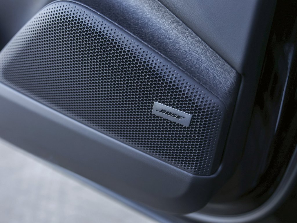 Certified 2026 Porsche Macan Electric RWD image 29