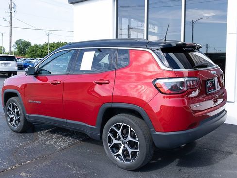 Used 2025 Jeep Compass Limited AWD/4WD image 7