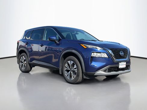 Used 2021 Nissan Rogue SV image 1