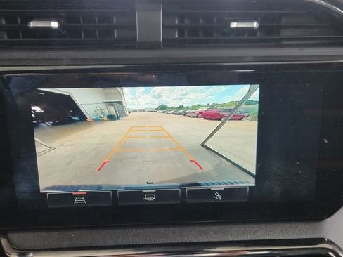 Used 2022 GMC Sierra 1500 AT4 w/ AT4 Preferred Package AWD/4WD image 16