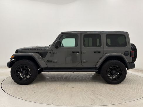 Used 2019 Jeep Wrangler Unlimited Sahara AWD/4WD image 2