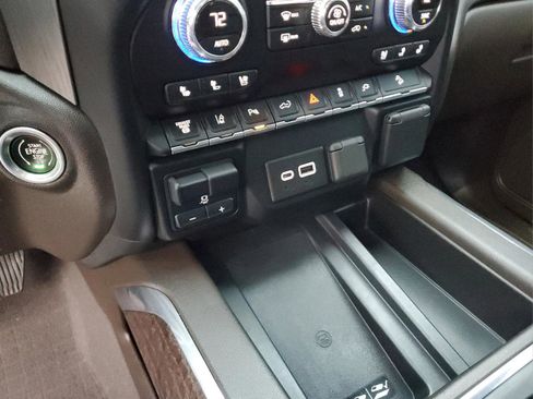 Used 2022 GMC Sierra 2500 Denali w/ Technology Package image 18