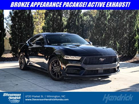 Used 2025 Ford Mustang Premium image 1