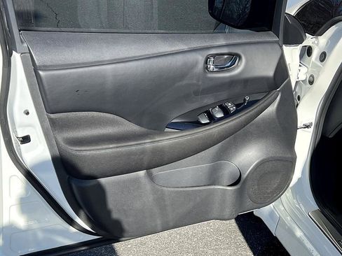 Certified 2023 Nissan Leaf SV Plus image 9