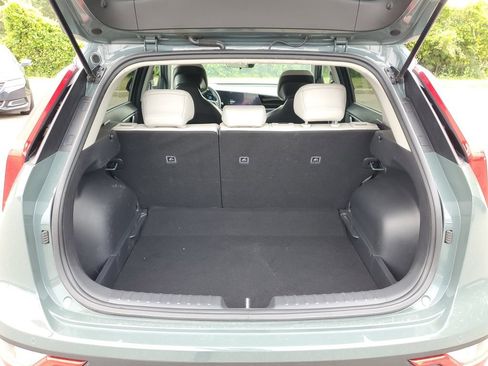 Used 2023 Kia Niro EX FWD image 8