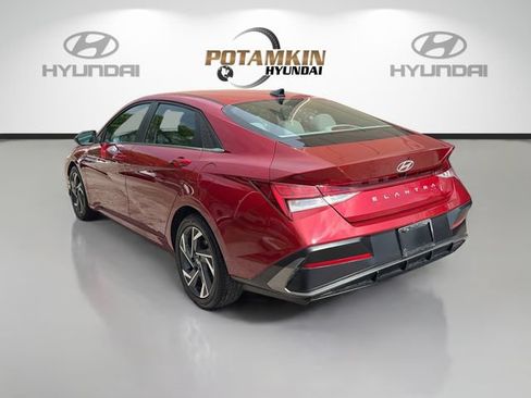Certified 2025 Hyundai Elantra SEL FWD image 7