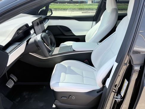 Used 2022 Tesla Model X Plaid AWD/4WD image 23