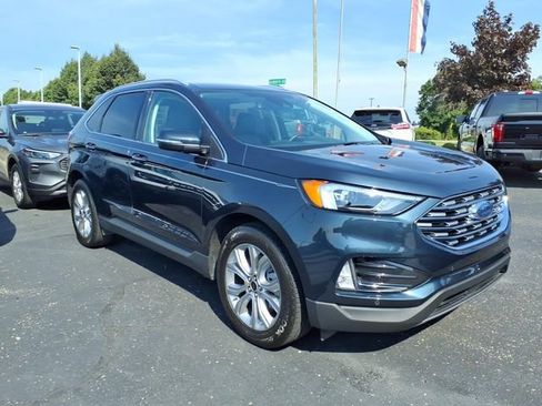 Used 2023 Ford Edge Titanium AWD/4WD image 3
