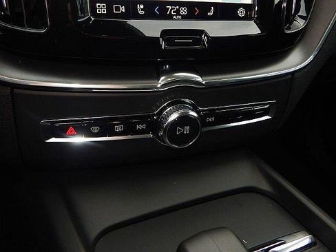 New 2025 Volvo XC60 T8 Core w/ Protection Package Premier AWD/4WD image 18