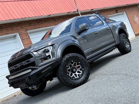 Used 2018 Ford F150 Raptor w/ Equipment Group 802A Luxury AWD/4WD image 3