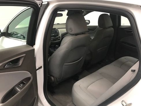 Used 2018 Chevrolet Malibu LS image 24