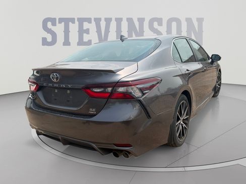 Used 2023 Toyota Camry SE AWD/4WD image 5