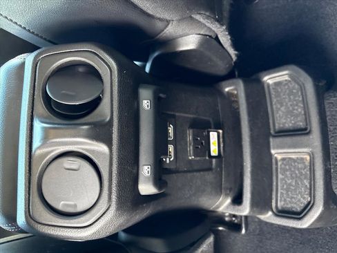 Used 2021 Jeep Wrangler Unlimited Rubicon image 28