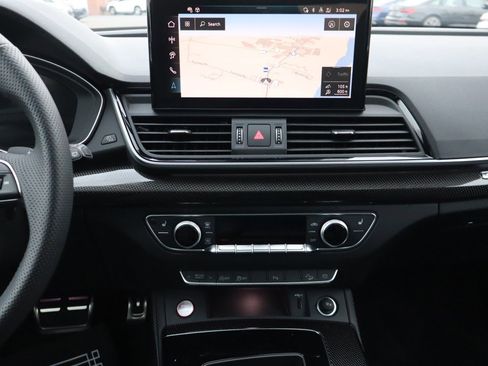 Used 2025 Audi SQ5 Premium Plus w/ Premium Plus Package image 11