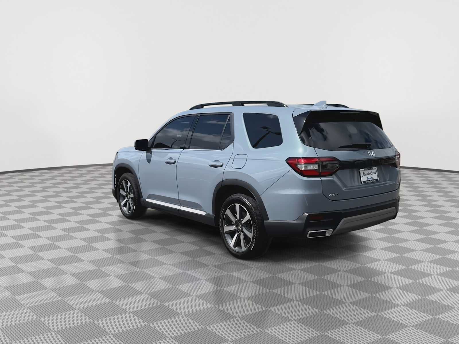 Certified 2024 Honda Pilot Touring image 6
