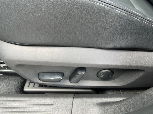 New 2025 Nissan Rogue SL w/ SL Premium Package image 10